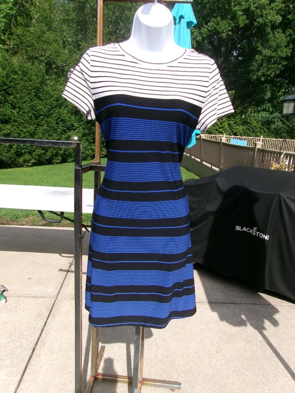 CALVIN KLEIN WHITE,BLACK, BLUE T SHIRT DRESS S